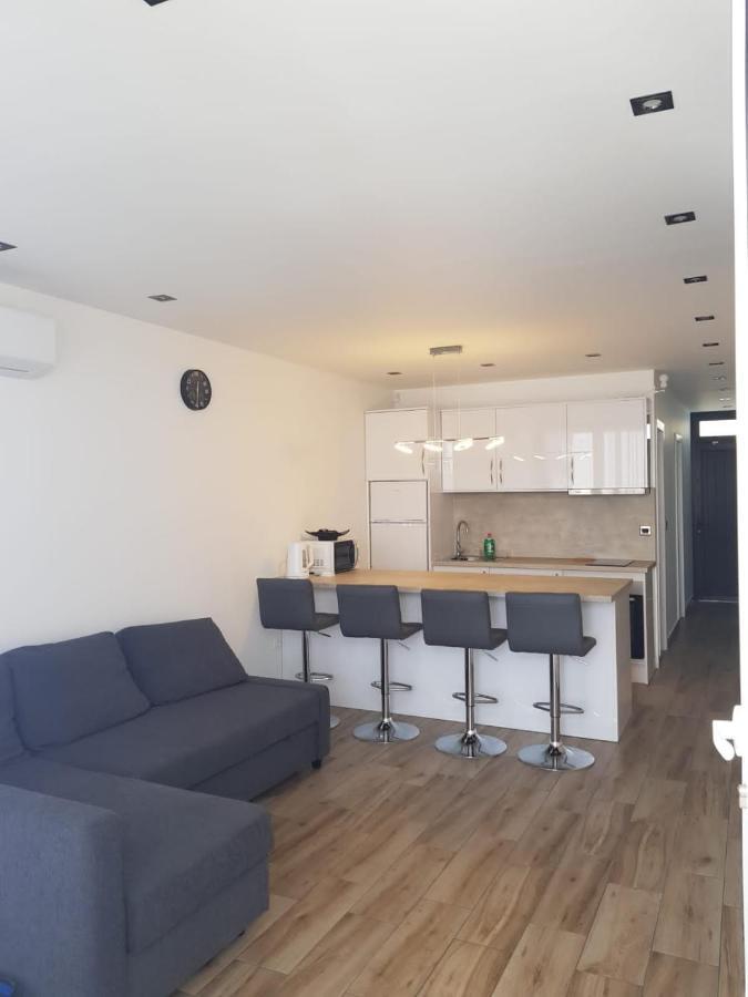 Family Comfortable Apartment Arona  Εξωτερικό φωτογραφία