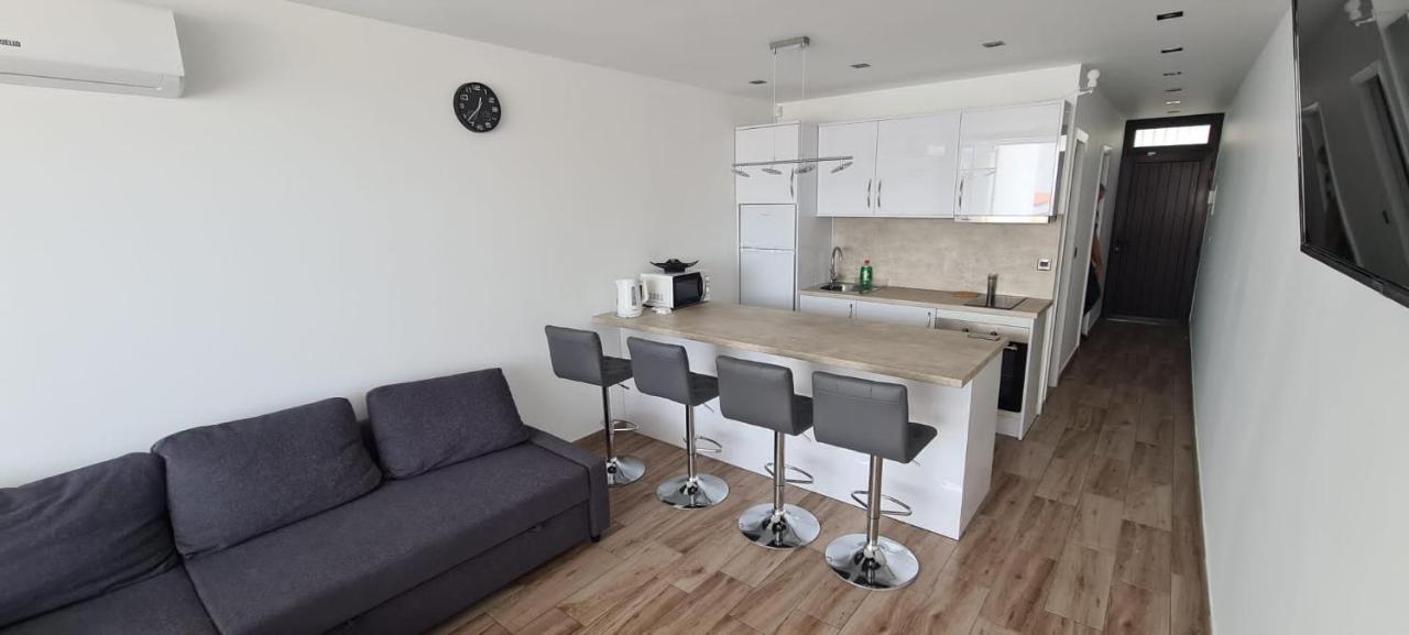 Family Comfortable Apartment Arona  Εξωτερικό φωτογραφία