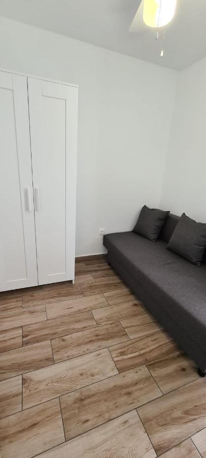 Family Comfortable Apartment Arona  Εξωτερικό φωτογραφία