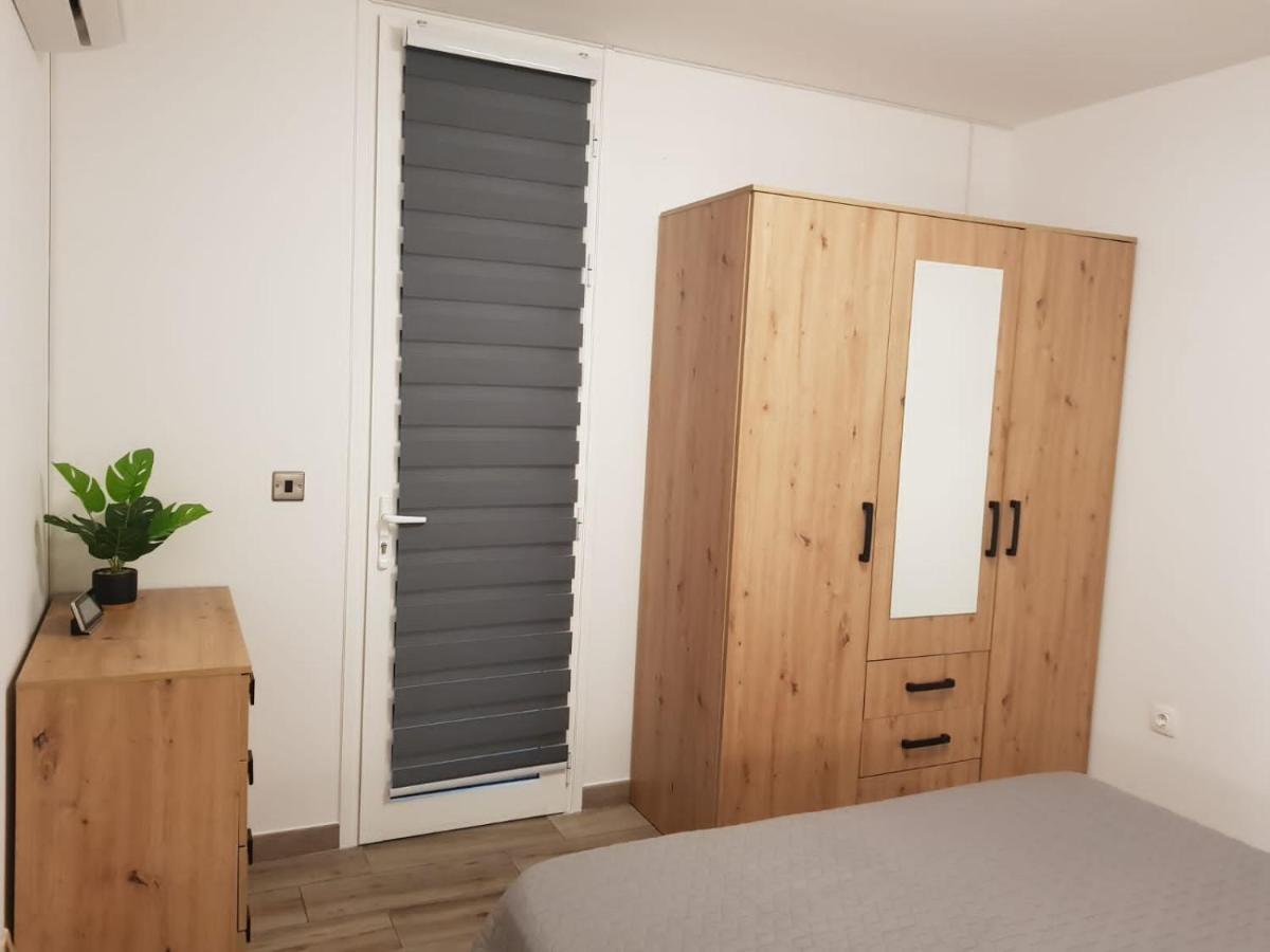 Family Comfortable Apartment Arona  Εξωτερικό φωτογραφία