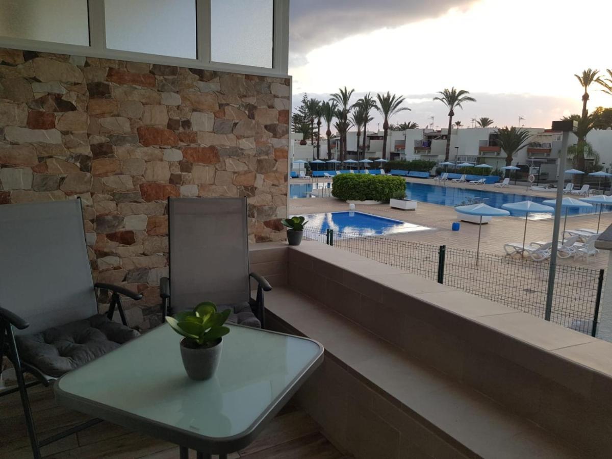 Family Comfortable Apartment Arona  Εξωτερικό φωτογραφία