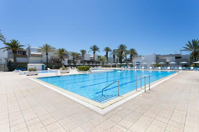 Family Comfortable Apartment Arona  Εξωτερικό φωτογραφία