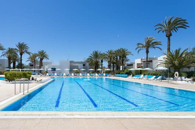 Family Comfortable Apartment Arona  Εξωτερικό φωτογραφία